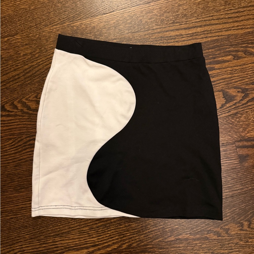 Ying Yang Black and White Tight Mini Skirt